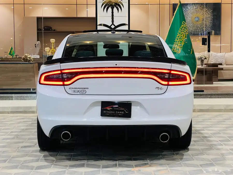 دودج تشارجر 2015 RT V8 بحاله ممتازه 3