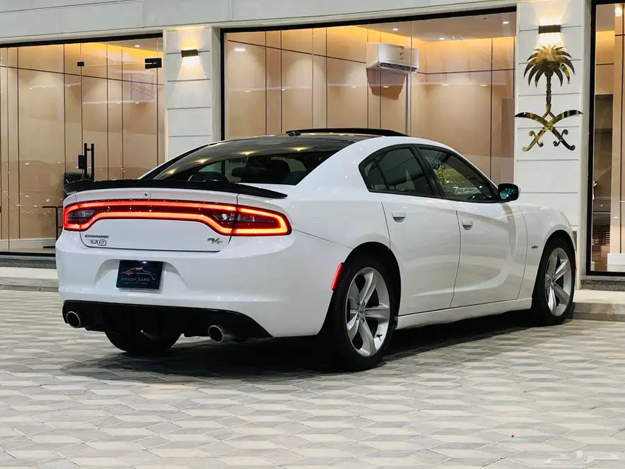 دودج تشارجر 2015 RT V8 بحاله ممتازه 5