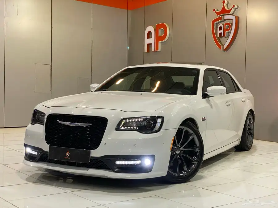 كرايسلر S300 2023 معدل خارجي SRT بحالة نظيفة 4