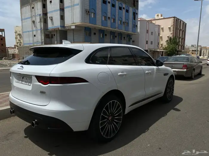 جاكوار اف بيس ار لاين فل كامل 2018 للبيع (على الضمان) 8