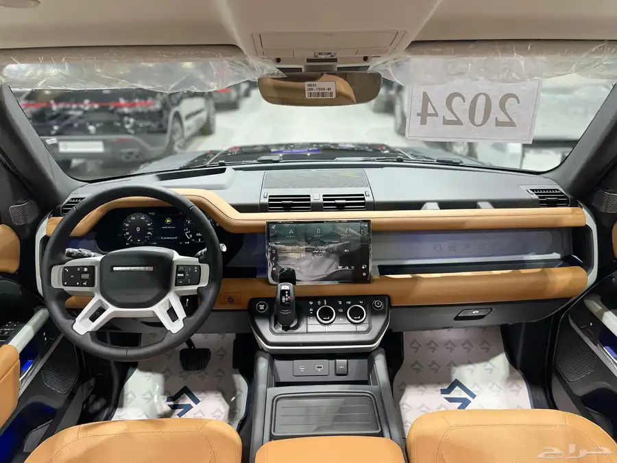لاندروفر ديفندر 90 - HSE V6 موديل 2024 فل كامل سقف كشف جديد 7