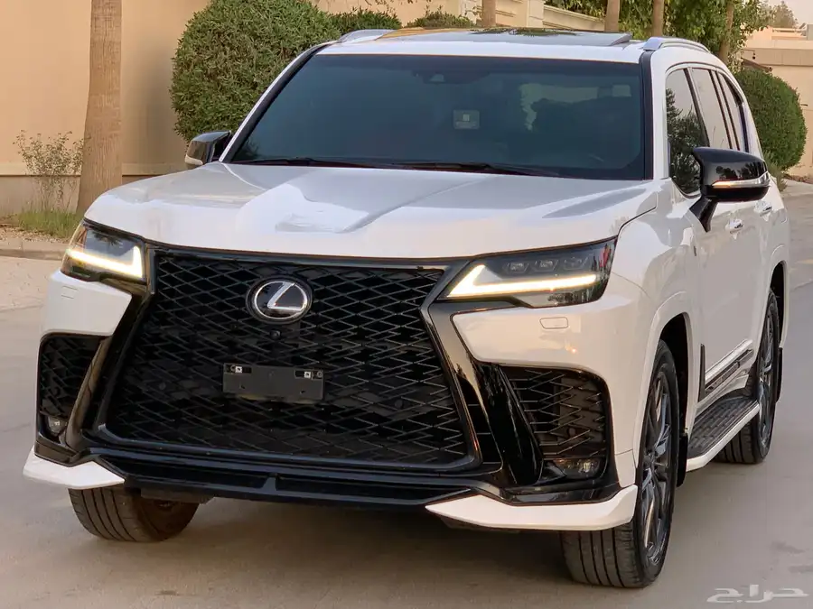 لكزس 2022 LX600 F فل كامل 16