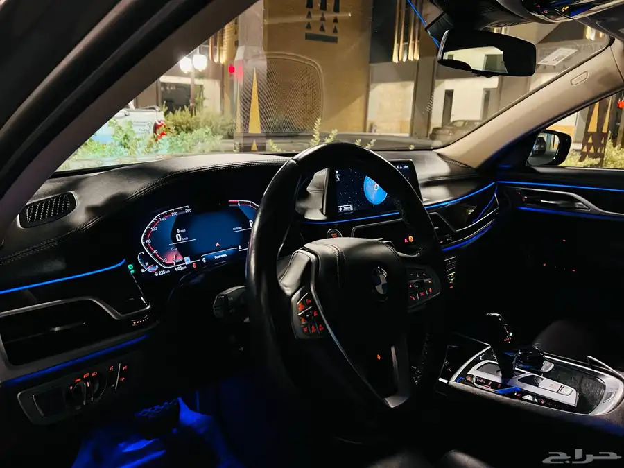 BMW 750Li 2020 فل كامل 28