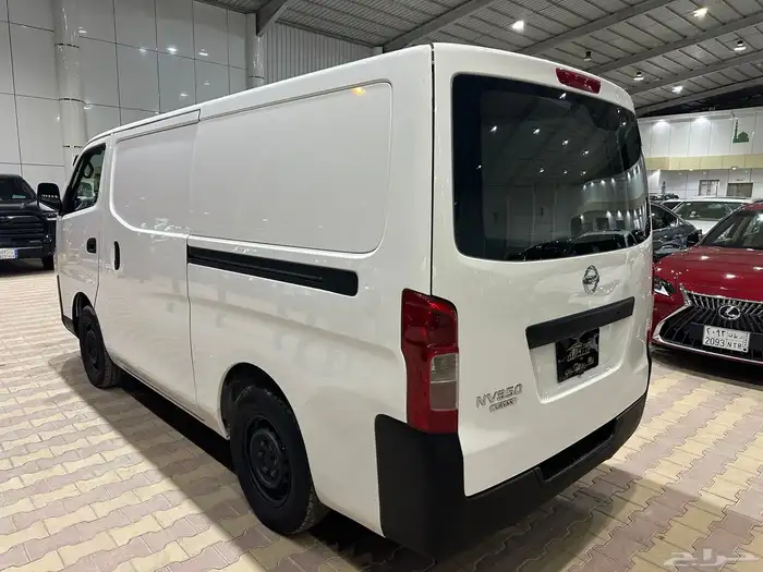 نيسان اورفان موديل 2021 ديزل بضاعه 17