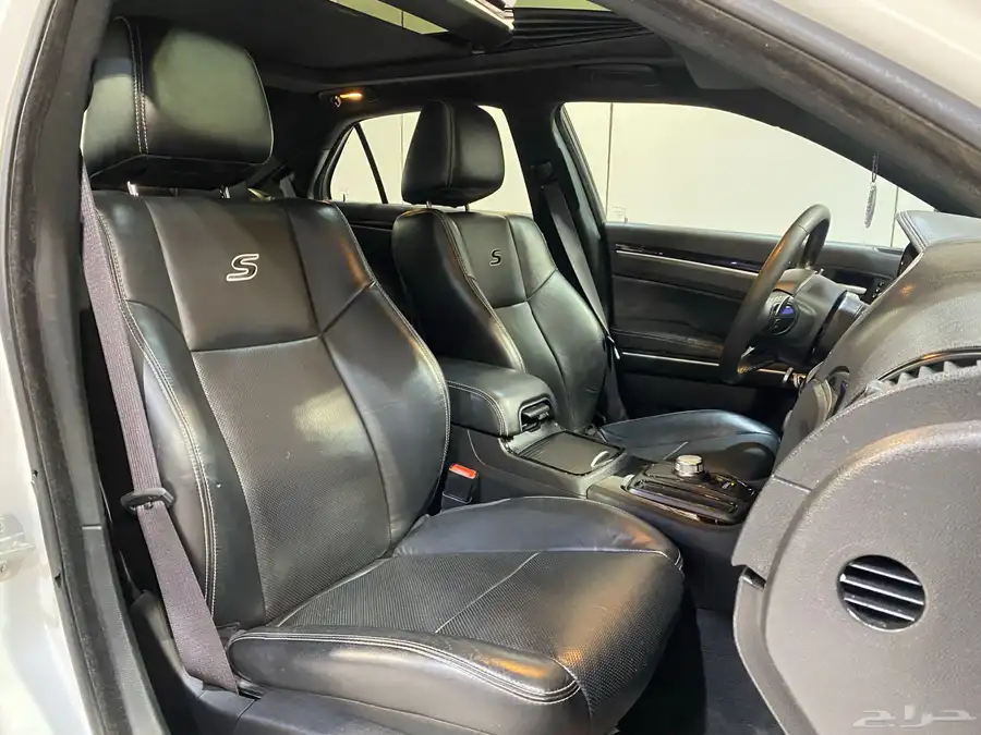 كرايسلر S300 2023 معدل خارجي SRT بحالة نظيفة 25