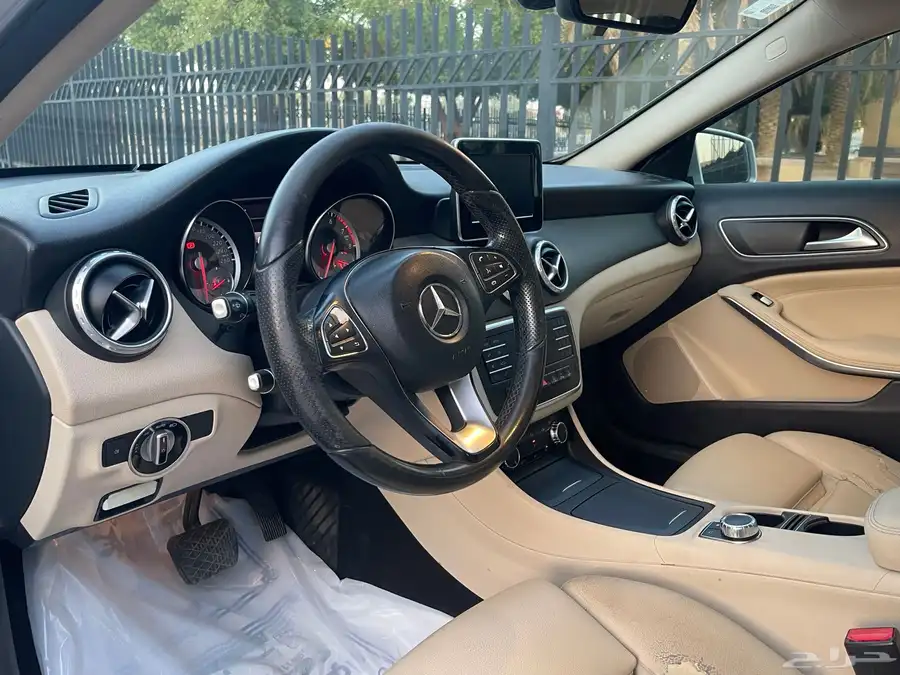 مرسيدس GLA250. 2016 بحاله ممتازه 13