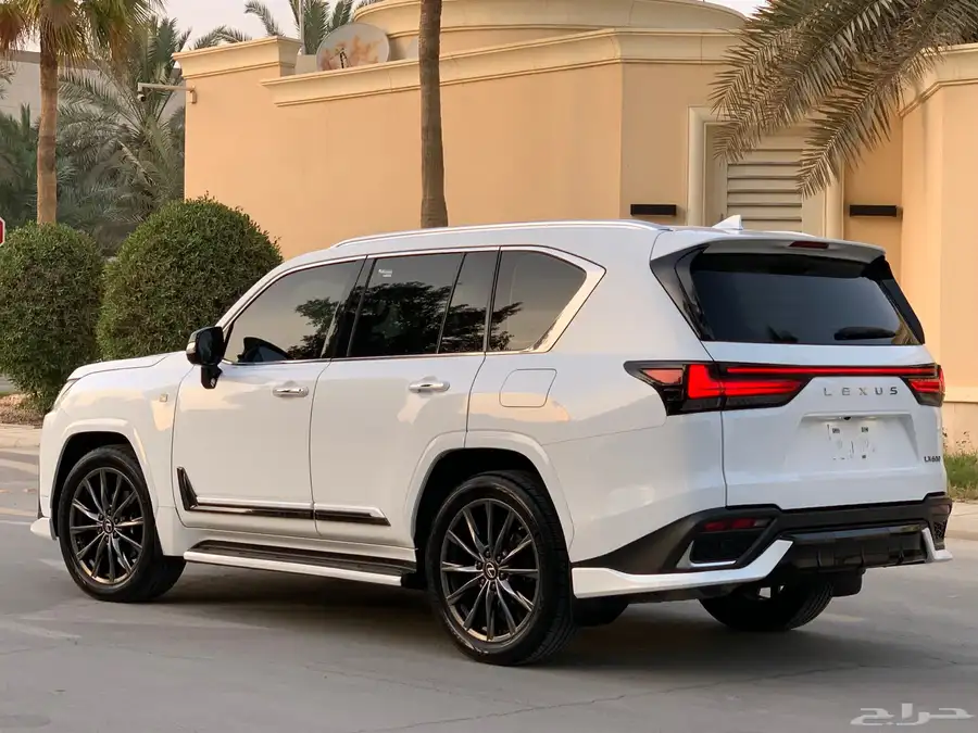 لكزس 2022 LX600 F فل كامل 22