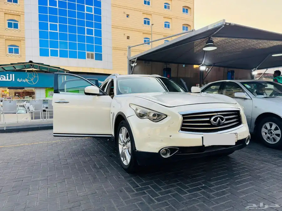 نيسان انفنيتي QX70 موديل 2014 index