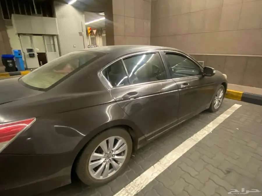 للبيع هوندا اكورد 2012 21