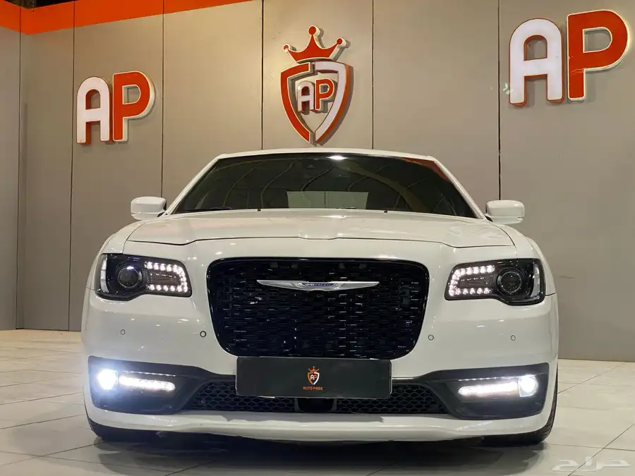 كرايسلر S300 2023 معدل خارجي SRT بحالة نظيفة 5
