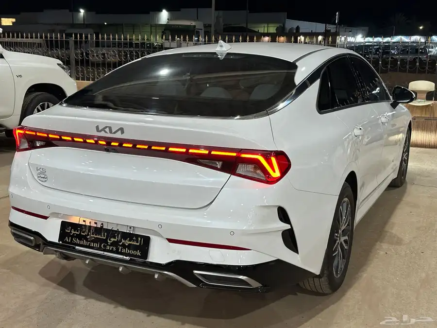 كيا K5 موديل 2023 ستاندر مطور بحالة الوكالة 4