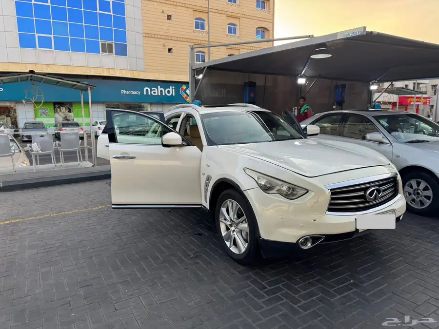 نيسان انفنيتي QX70 موديل 2014 index