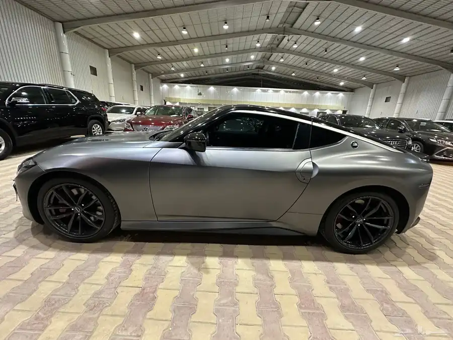 نيسان Z موديل 2023 فل كامل نظيف جدآ 4