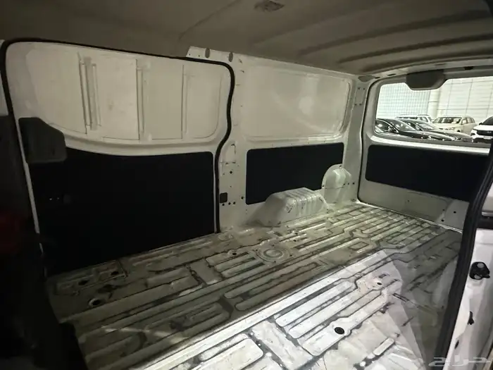 نيسان اورفان موديل 2021 ديزل بضاعه 8