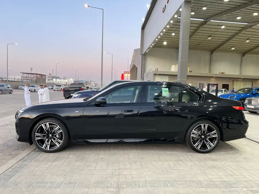 بي ام دبليو 730 كت M موديل 2026 (ناغي ضمان وصيانة مجانية) 4