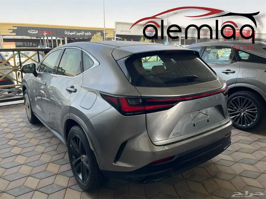 لكزس NX350 AA 2025 شركة العملاق index