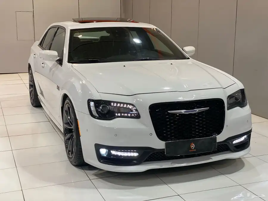 كرايسلر S300 2023 معدل خارجي SRT بحالة نظيفة 2