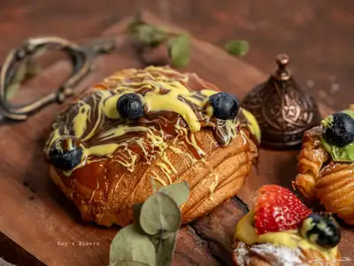 مصورة محترفة ( تصوير تجاري ) 2