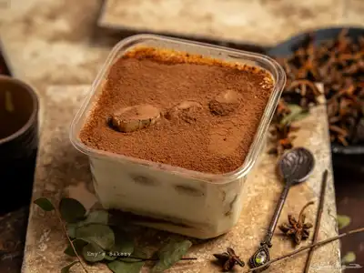 مصورة محترفة ( تصوير تجاري ) 1