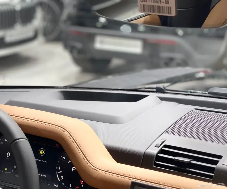 لاندروفر ديفندر 90 - HSE V6 موديل 2024 فل كامل سقف كشف جديد 14