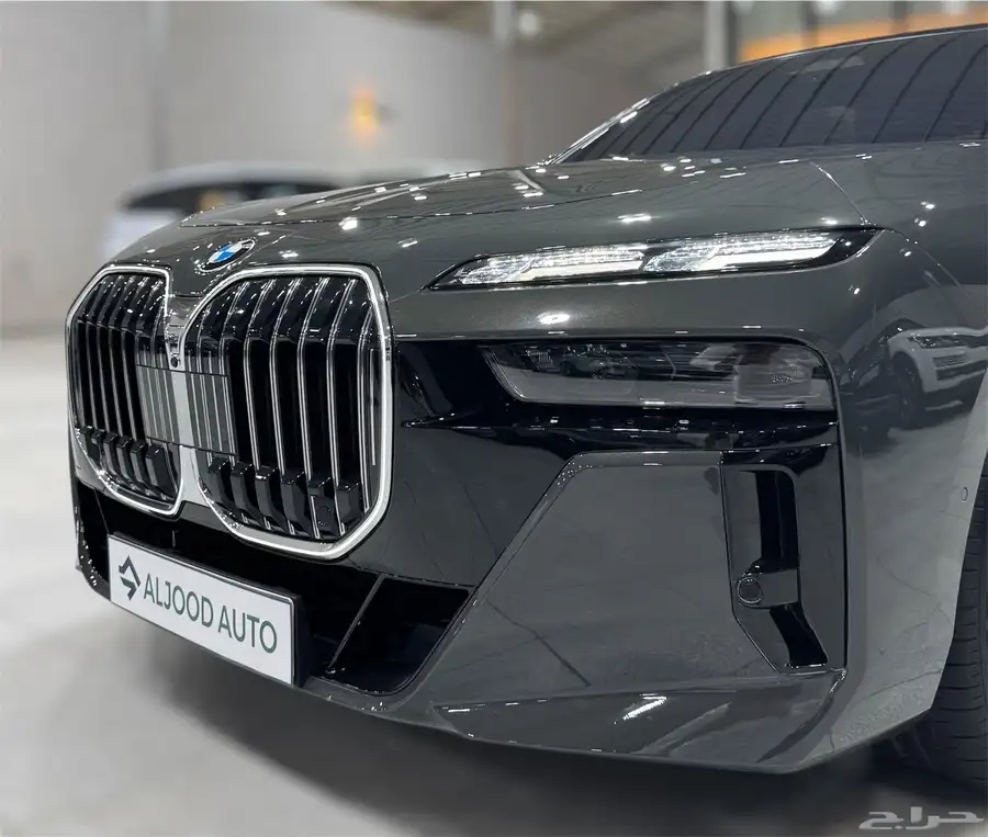 بي ام دبليو 740i M Kit موديل 2023 فل كامل مستعمل 7