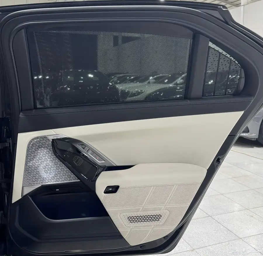 بي ام دبليو 740i M Kit موديل 2023 فل كامل مستعمل 19
