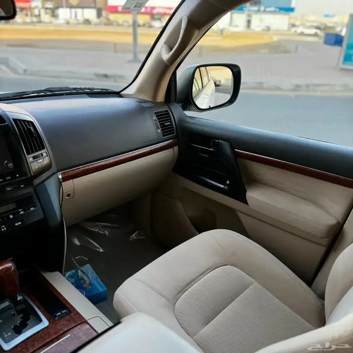 لاندكروزر نظيف جدا 2015 7