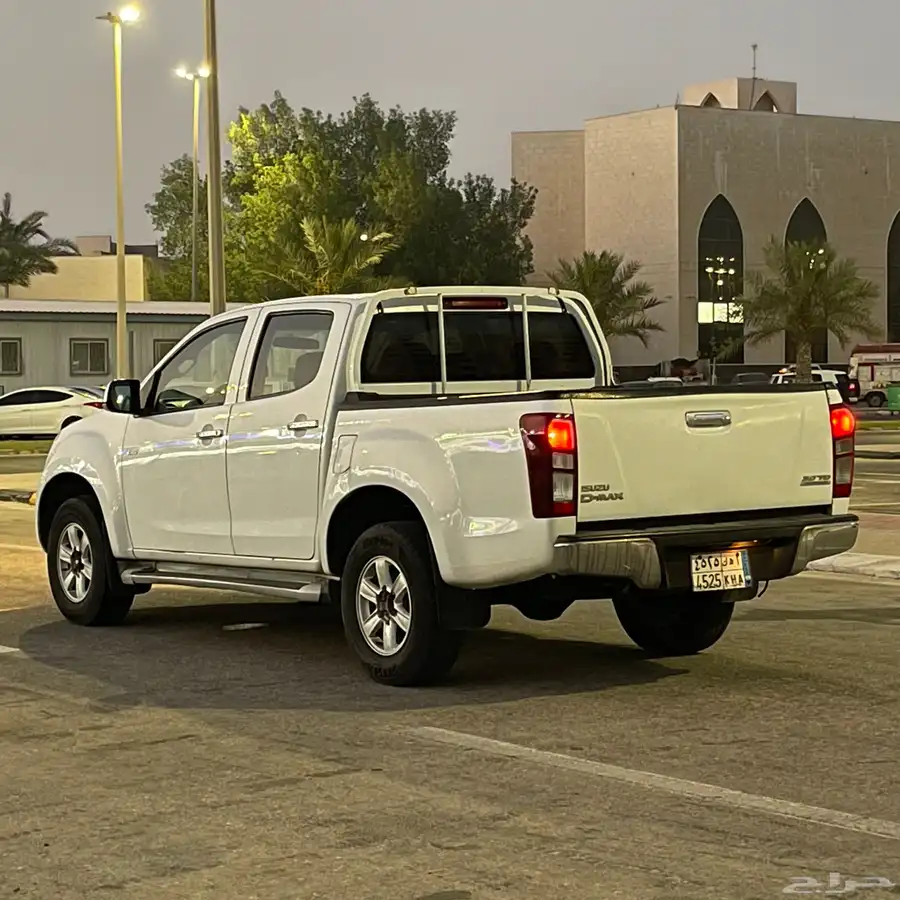 ايسوزو ديماكس 2014 جير توماتيك 7