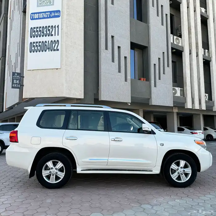 لاندكروزر نظيف جدا 2015 2