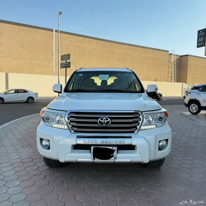 لاندكروزر نظيف جدا 2015 0