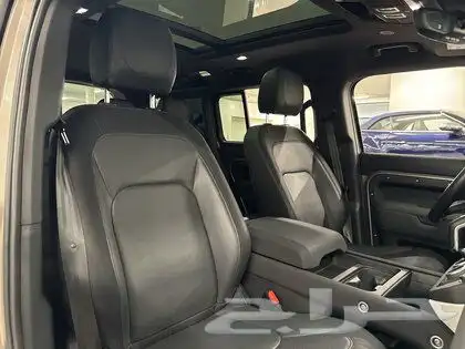 2023 Land Rover Defender 110 P400 X-Dynamic SE 6