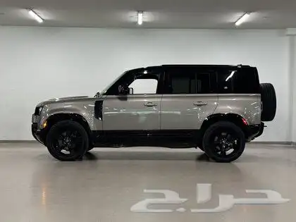 2023 Land Rover Defender 110 P400 X-Dynamic SE 2