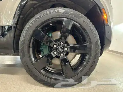 2023 Land Rover Defender 110 P400 X-Dynamic SE 12