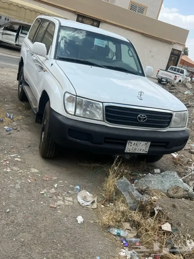 للبيع لاندكروزر موديل 2002 قير عادي مكيفين ثلاجه 4