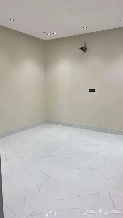 فيلا للبيع في ضاحية الملك فهد 5