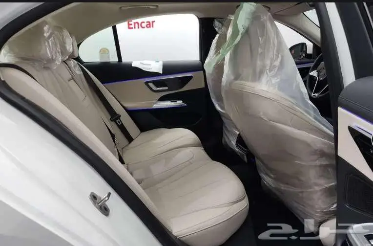 مرسيدس E200 2025 11
