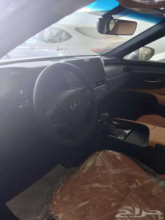 ليكزس es350 استاندر CA خليجي لون رمادي 2025 4