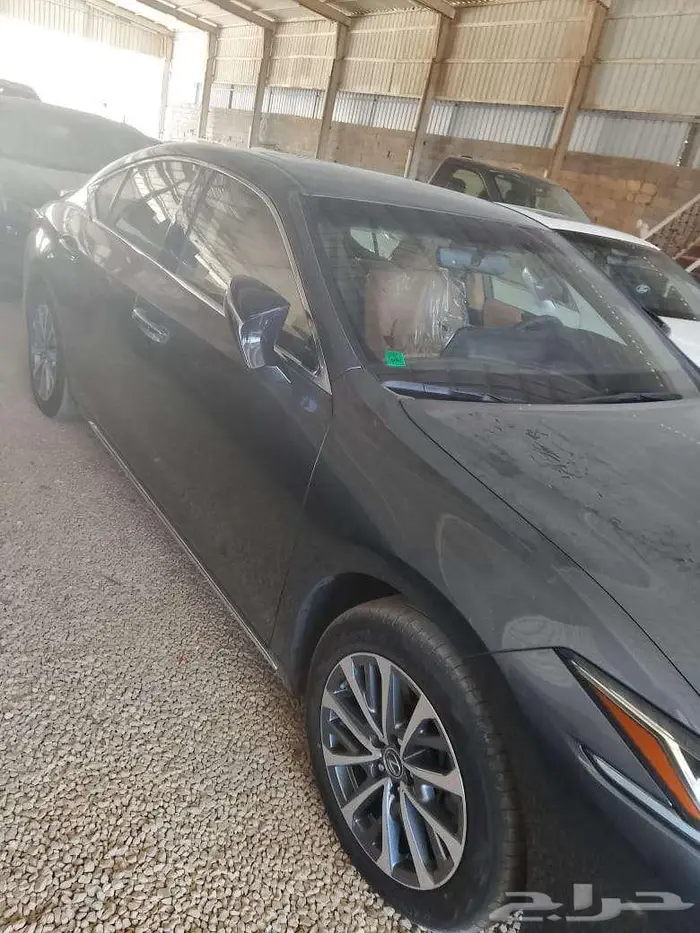 ليكزس es350 استاندر CA خليجي لون رمادي 2025 3