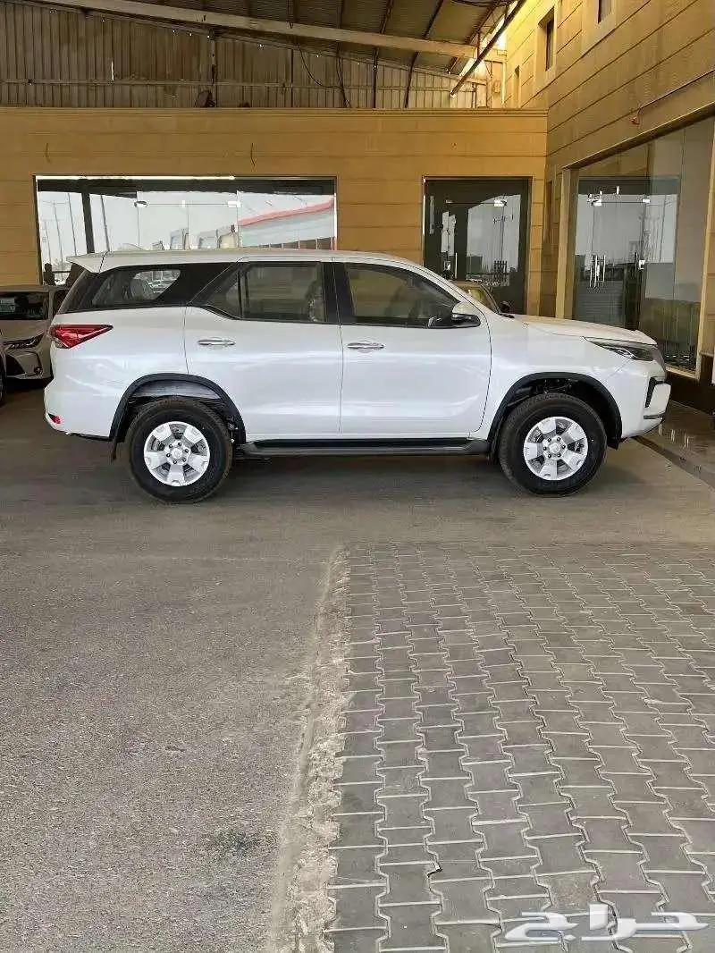 فورتشنر GX2 مكينة 2.4 ديزل 2024 سعودي متوفر لدى الحسن 4