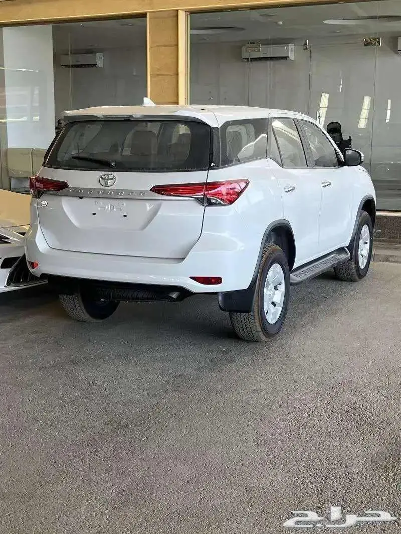 فورتشنر GX2 مكينة 2.4 ديزل 2024 سعودي متوفر لدى الحسن 3