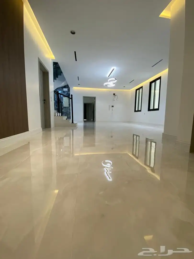 للبيع فيلا تصميم كلاسيكي ابو عريش 2