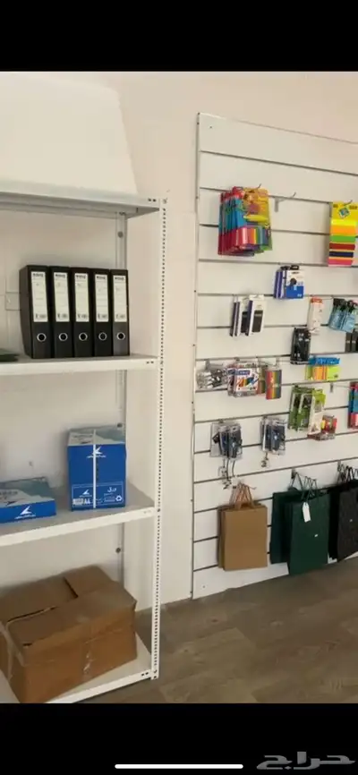 للبيع مكتبه البيع جمله 3