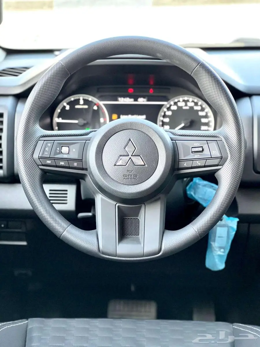 ميتسوبيشي L200 غمارتين دبل نص فل اوتوماتيك 2024 5
