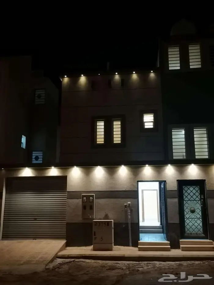 فيلا دوبلكس حي بدر (المزيني ) 1