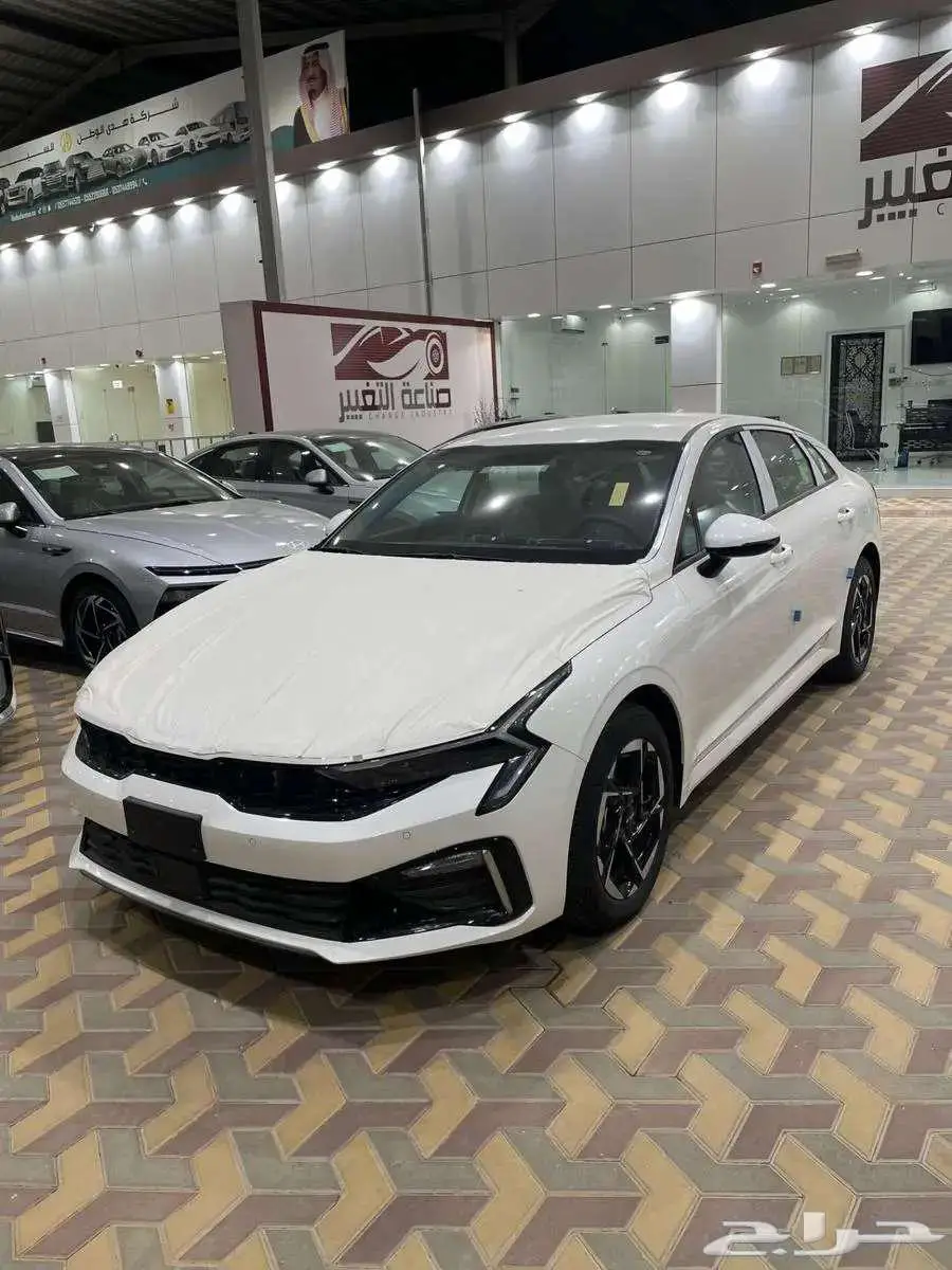 كيا k5 ستاندر مطور موديل 2025 بسعر 98880 شامل الضريبه 3