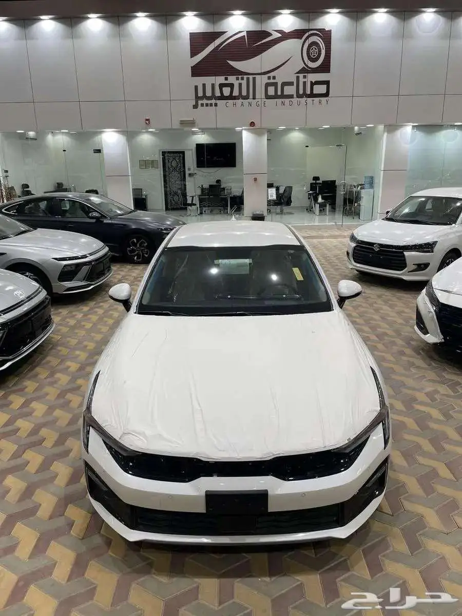 كيا k5 ستاندر مطور موديل 2025 بسعر 98880 شامل الضريبه 4