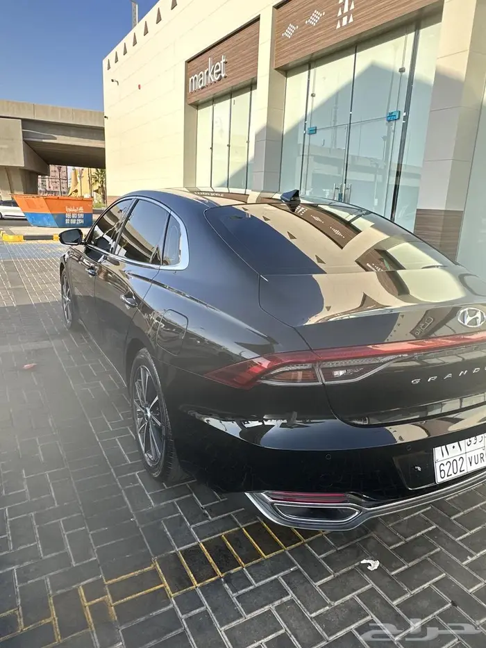 هونداي ازيرا بنوراما 5