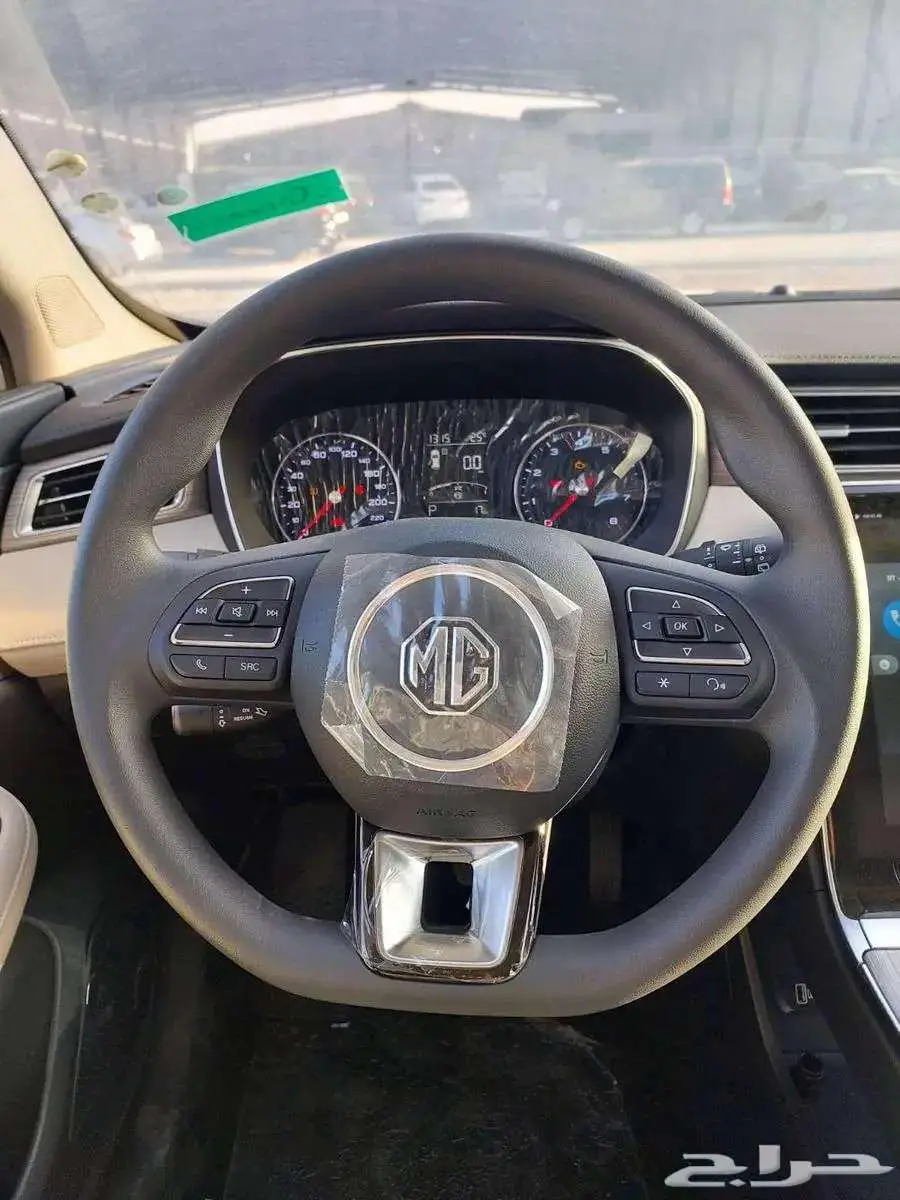 MG RX5 2023 قير اوتماتيك بنزين 4