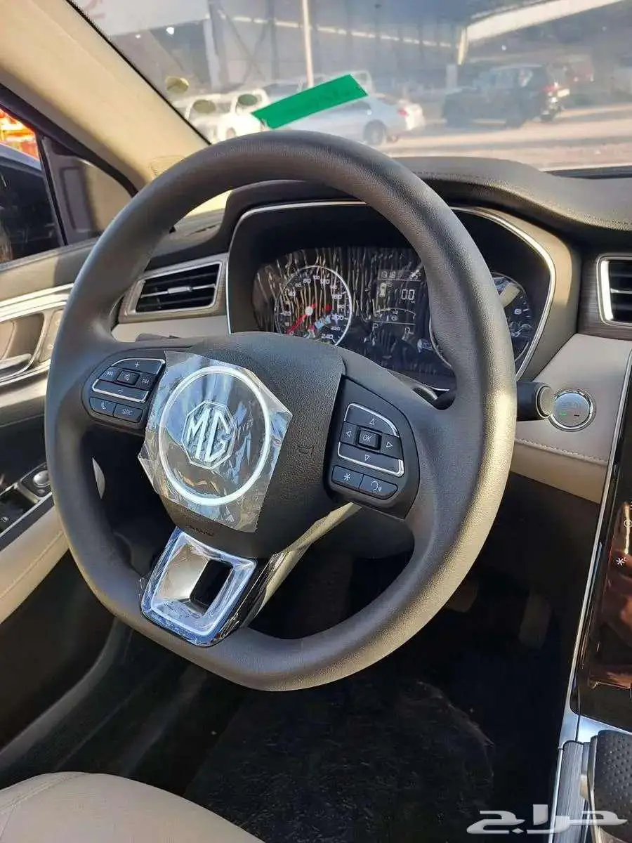 MG RX5 2023 قير اوتماتيك بنزين 8
