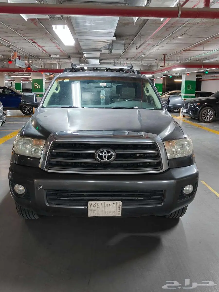 للبيع  تويوتا سيكويا 2011 موديل V8 5.7 لتر - فقط 160 000 كم 11